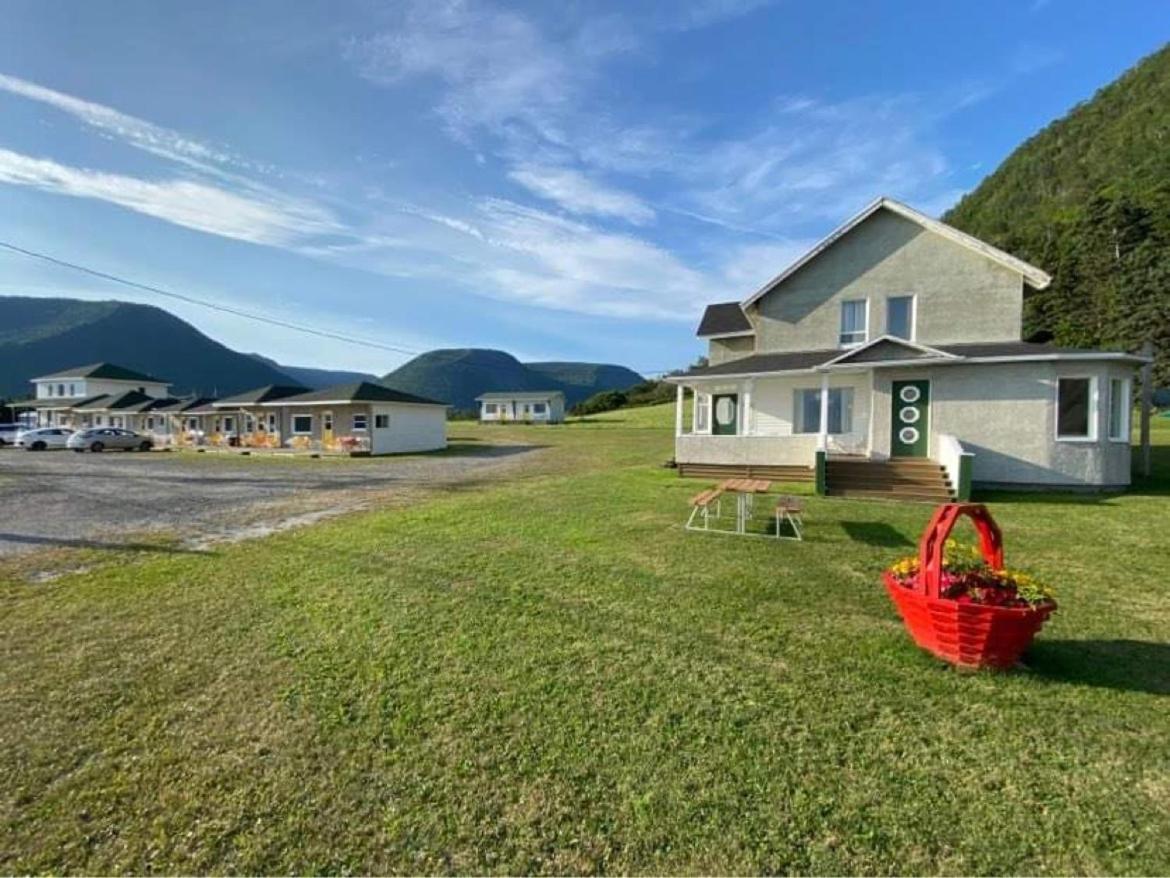 مونت سانت بيير Chalets Bernatchez المظهر الخارجي الصورة